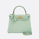 HERMÈS VERT D'EAU MATTA ALLIGATOR RETOURNE KELLY 28 AVEC QUINCAILLERIE EN OR, 2021 (ÉDITION LIMITÉE)