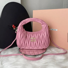 MIU MIU WANDER SCHULTERTASCHE AUS MATELASSÉ-NAPPALEDER