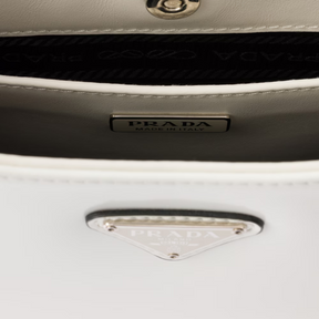 PRADA CLEO SCHULTERTASCHE AUS GEBÜRSTETEM LEDER