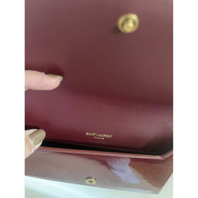 YVES SAINT LAURENT KATE SMALL AUS LACKLEDER