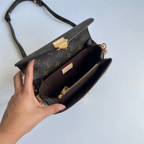 LOUIS VUITTON – POCHETTE MÉTIS EAST WEST TASCHE